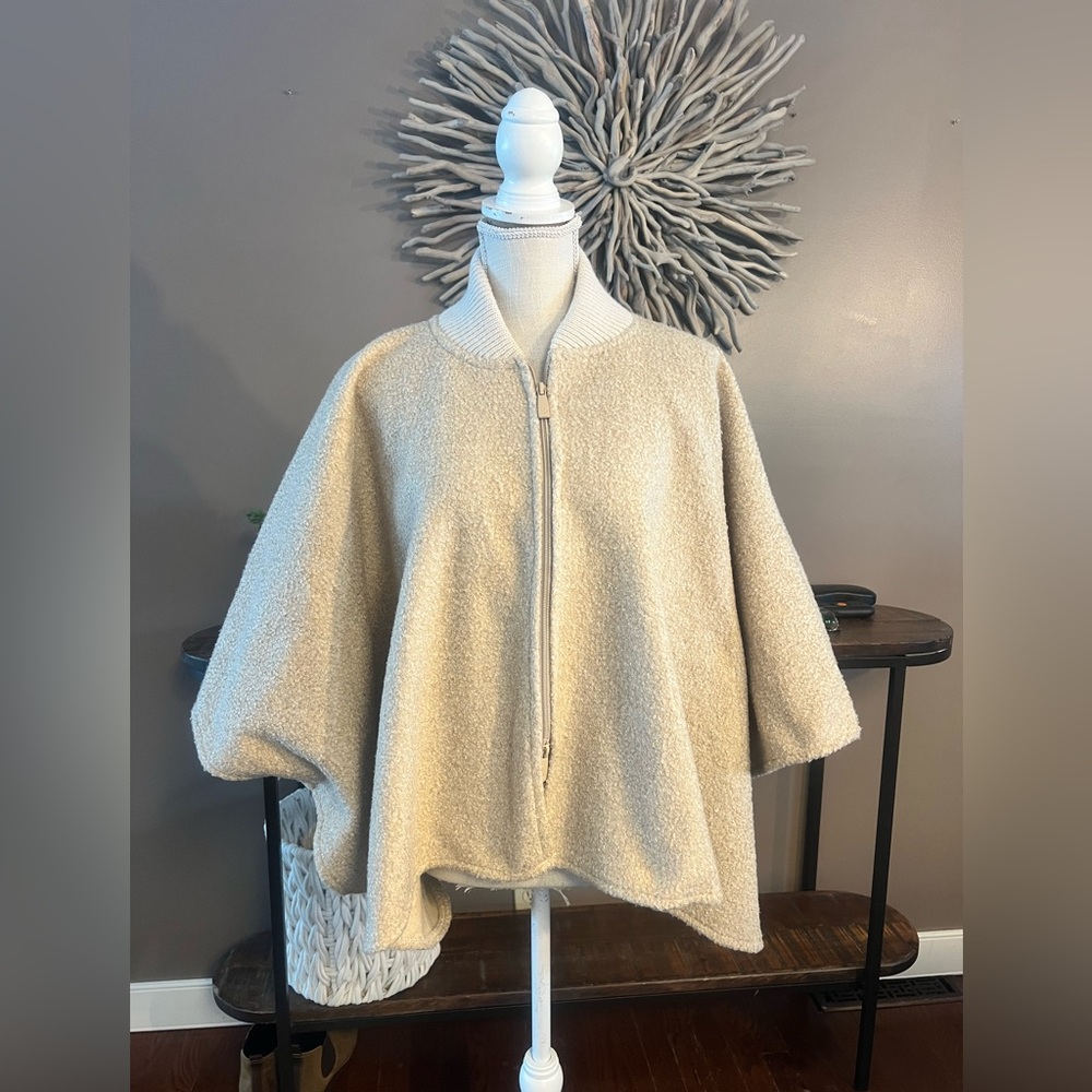 NWT Canada‎ Weather Gear cape/poncho